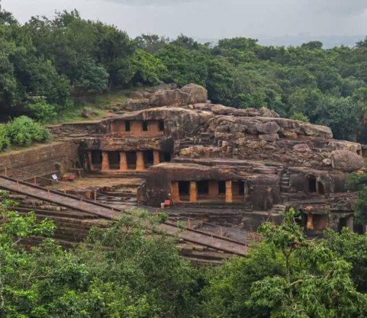Khandagiri and Udayagiri Caves: Most Visited Monument in Bhubaneswar Udaygiri Caves